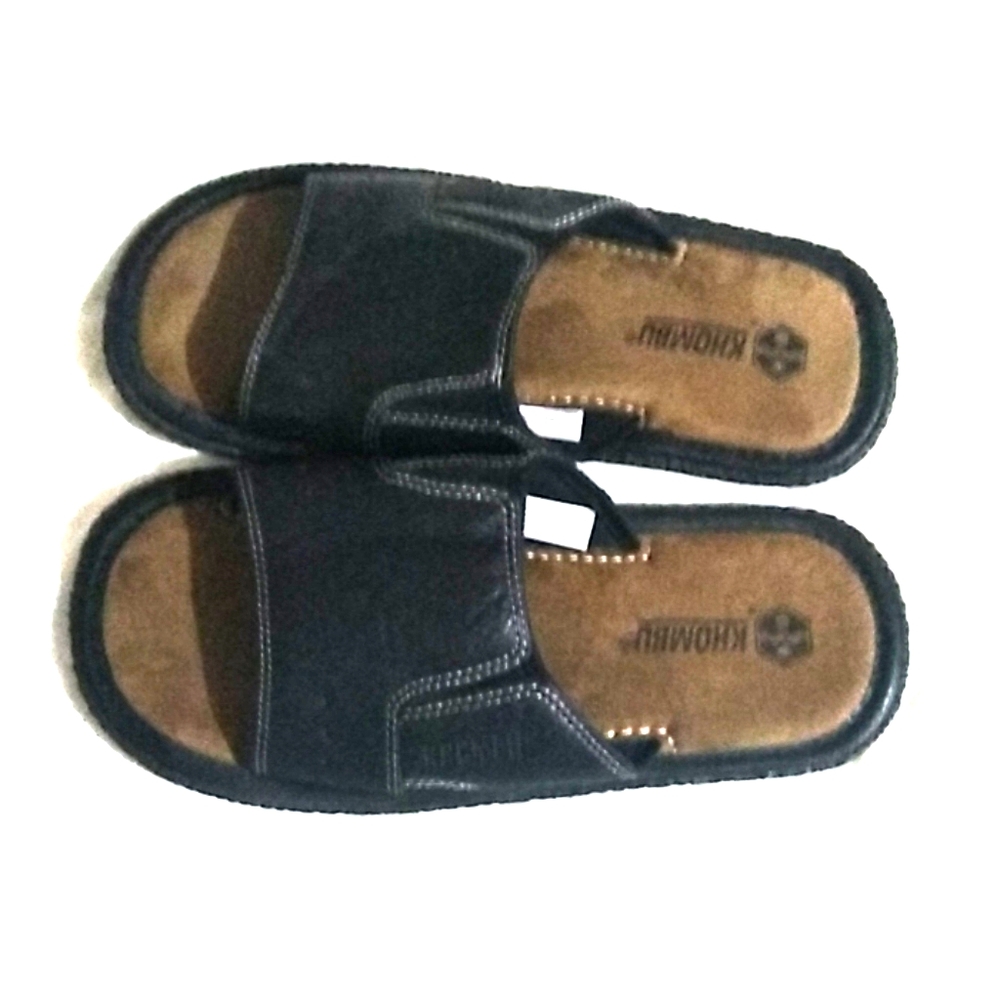 Khombu Dustin Mens Memory Foam Slide size 9-10